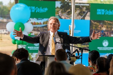 Jim Holmes addressing the audience