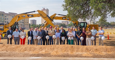 City leaders and project partners